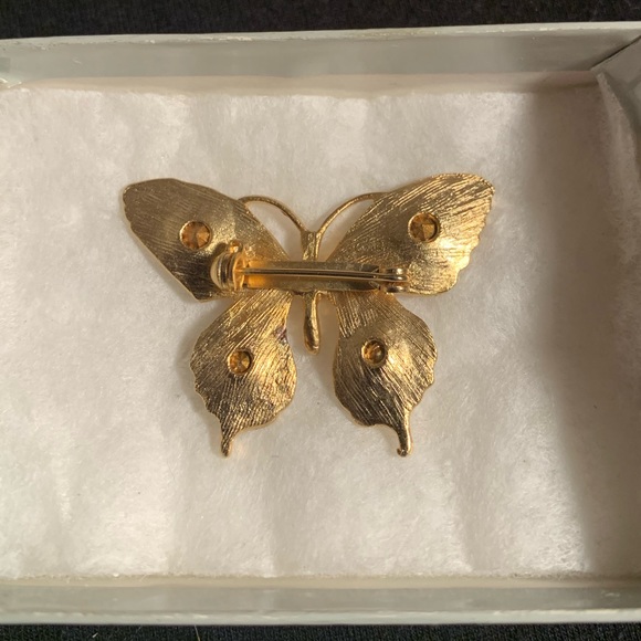Two Gold Butterfly Brooches - Picture 3 of 6